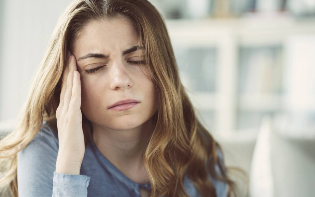 La relación entre dolor de cabeza y poblemas bucales